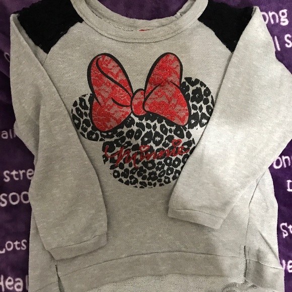 Bundle - sweater, capris and tank top - Picture 1 of 8